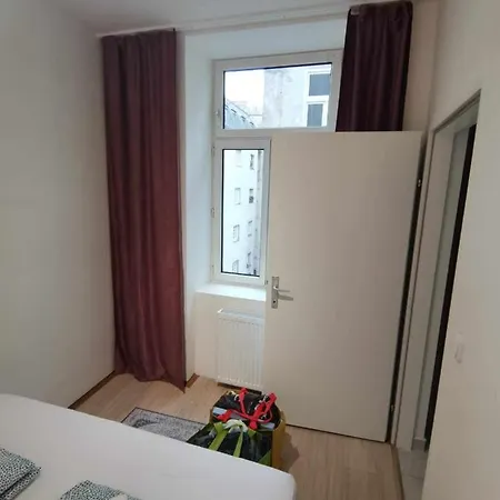 Central Apartment Metro 1 Min. Wien Exterior foto