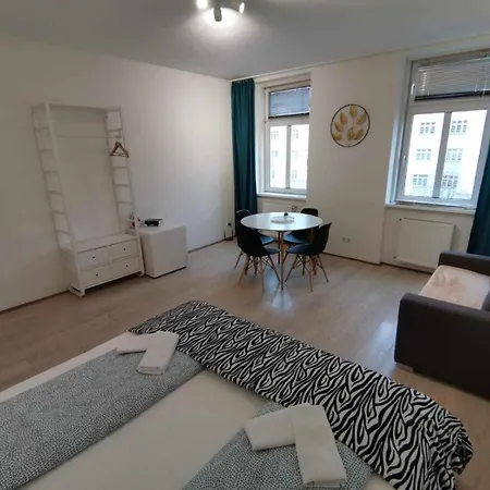 Central Apartment Metro 1 Min. Wien Exterior foto
