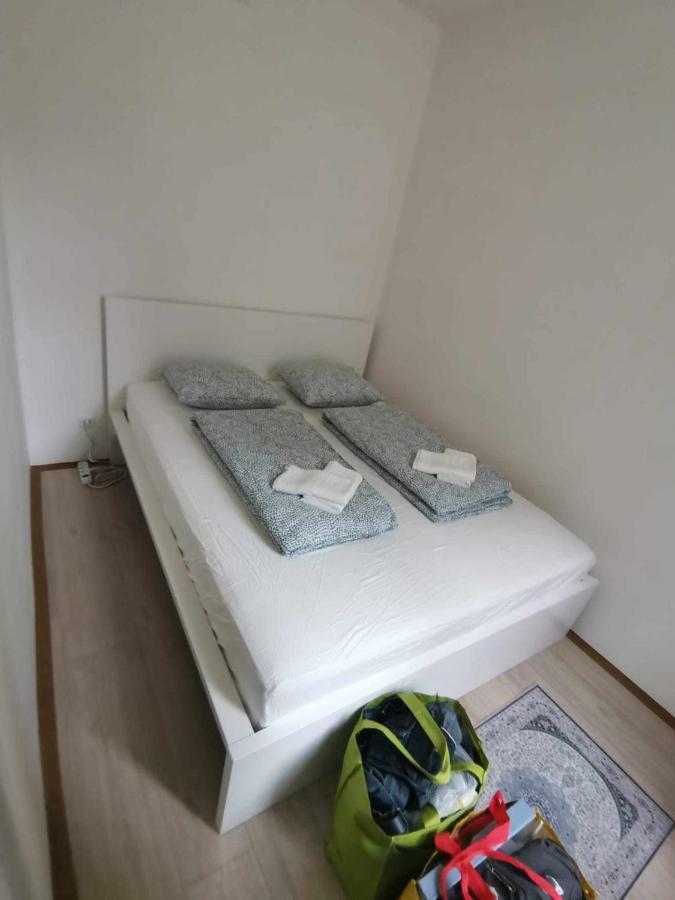 Metro 1 Min. Apartment Wien