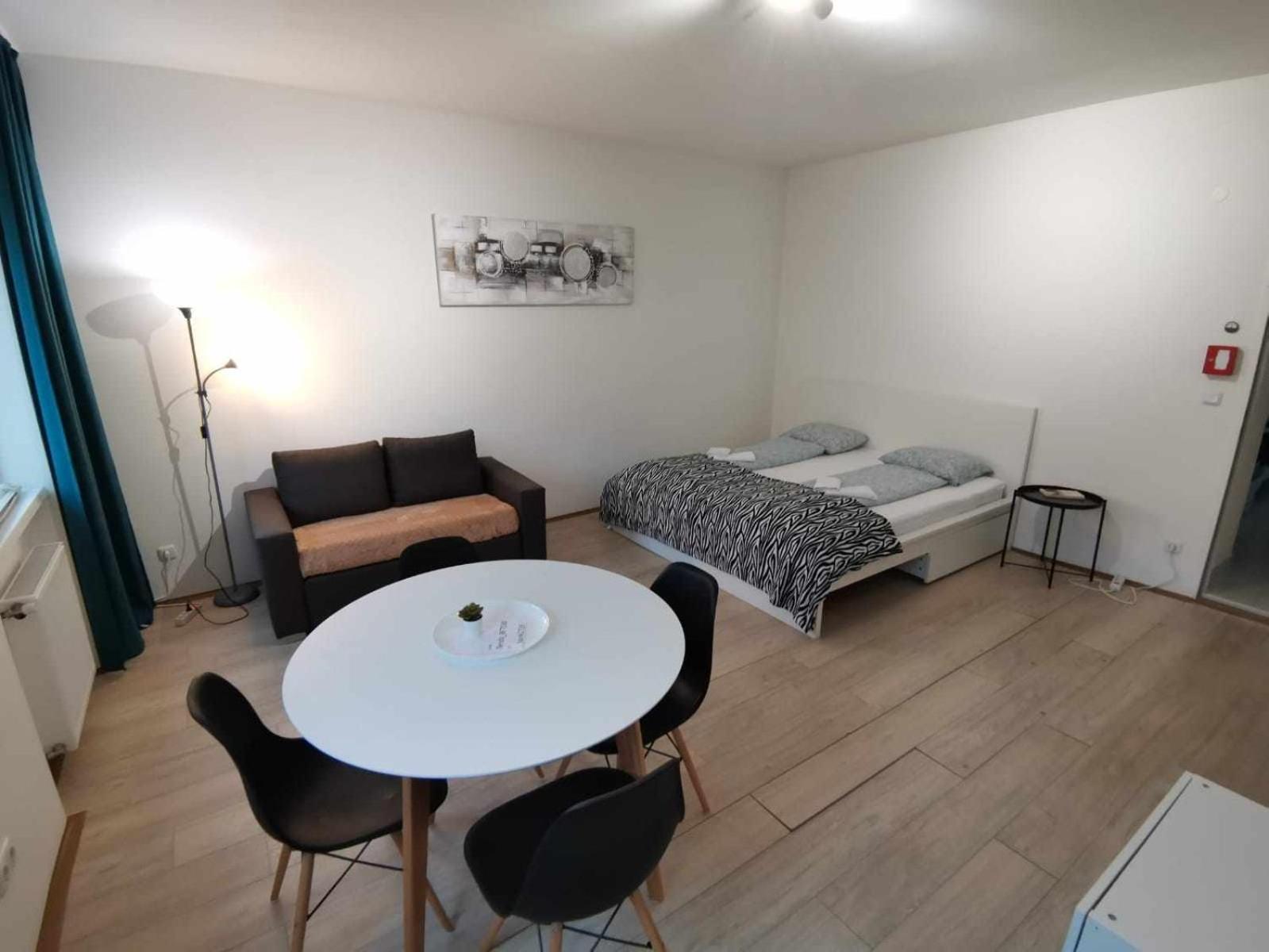 Metro 1 Min. Apartment Wien